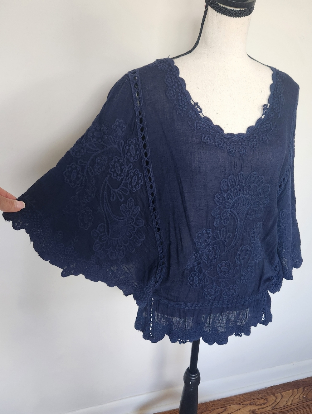 Solitaire Navy Blue Embroidered Boho Peasant Blouse Lace Flutter Sleeve Small